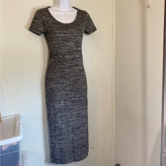 Forever 21 Gray, Black Short sleeve double sided slit maxi dress size small - Picture 8 of 11
